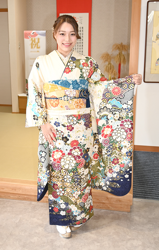 成人式の振袖・着物｜安城市の きもの和楽 かね宗｜着付・レンタル